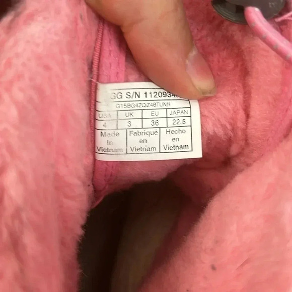 Girls pink  uggs - Picture 6 of 6